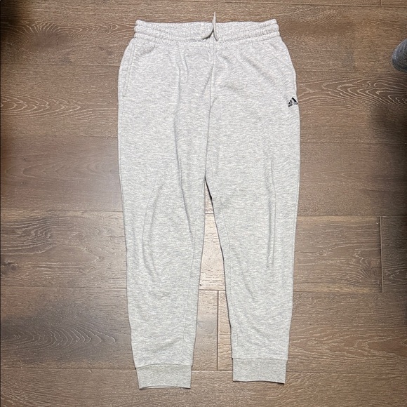 adidas Pants - Adidas Light Gray Fleece Sweatpants With Pockets size small